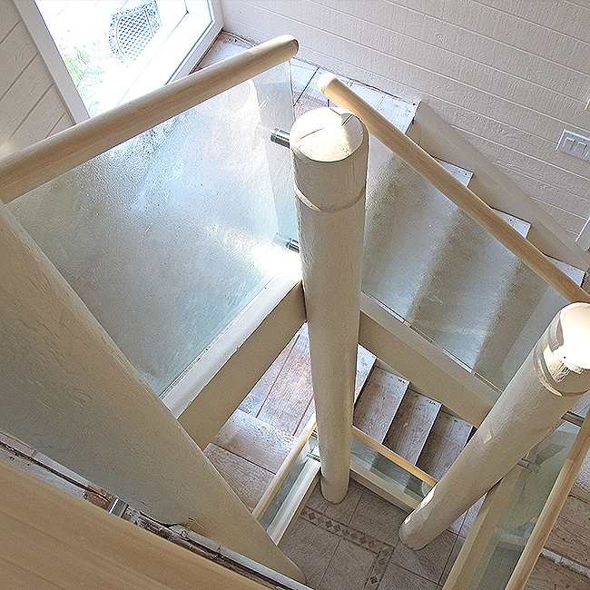 glass stairs, glass flooring